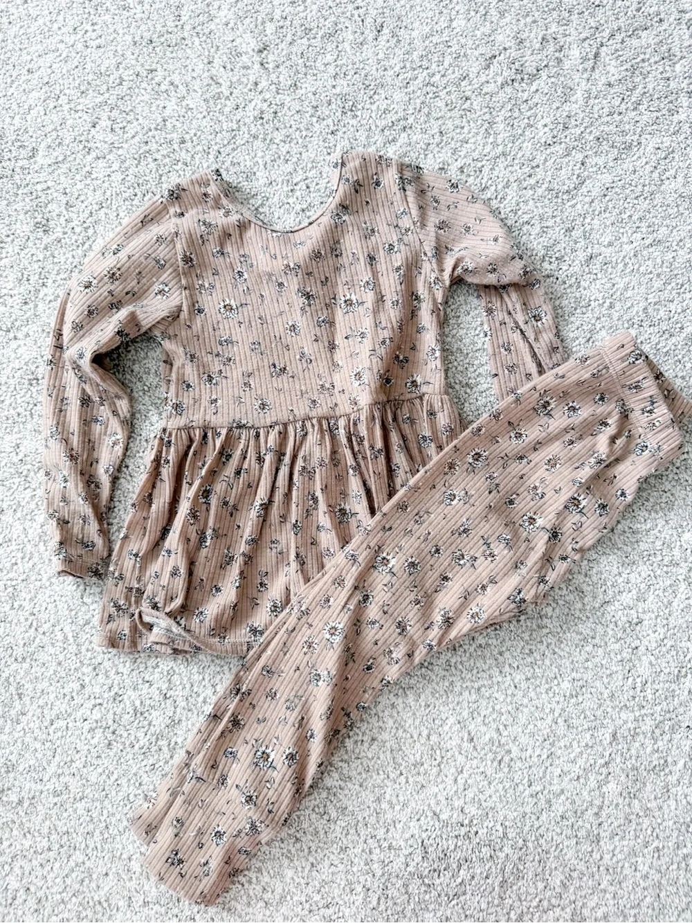 Girls Floral Ribbed Pajama Set in Dusty Blush